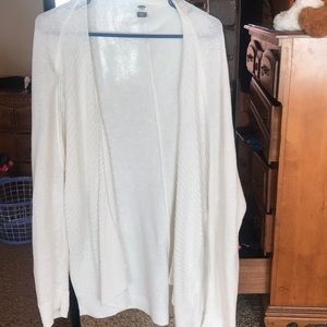 Beautiful oversized white sweater cardigan!